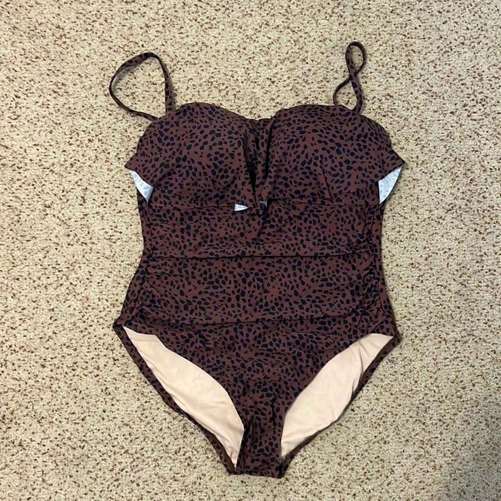 Kona Sol Size Large Swimsuit